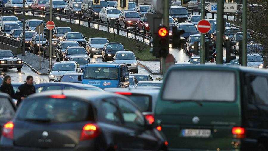La battaglia per il motore a combustione interna divide il parlamento dell'UE
