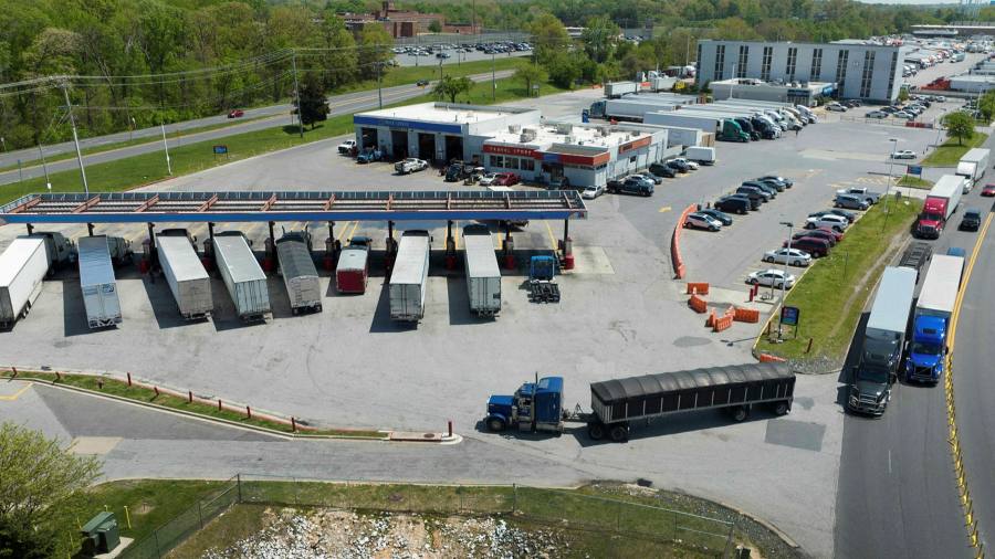 Costo record dei corsi di carburante diesel attraverso l'economia degli Stati Uniti