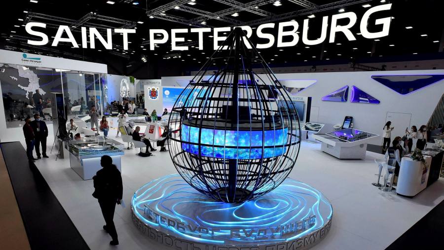 La vetrina degli investimenti della Russia diventa un esercizio per aumentare il morale