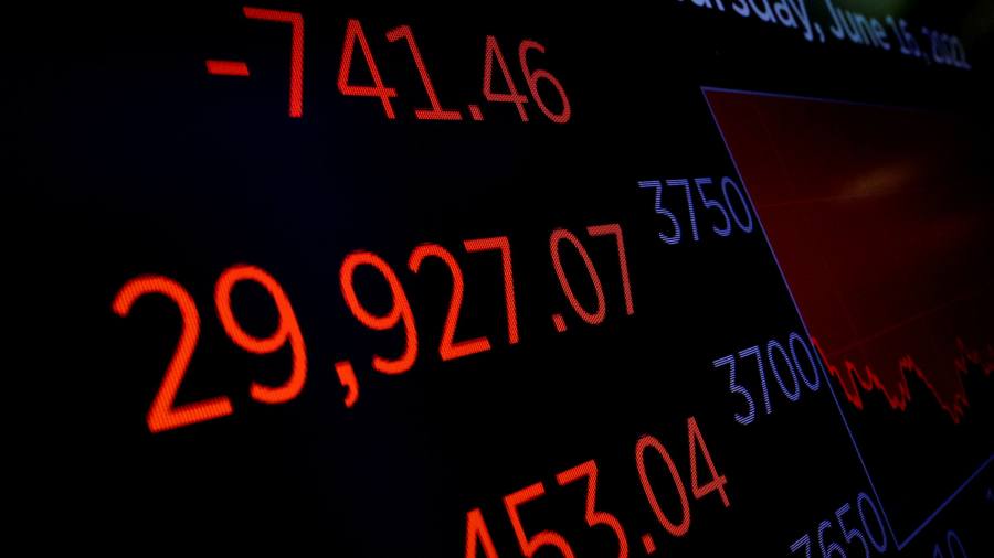 Tassi in rialzo, grosse perdite ma finora pochi segnali di panico sui mercati