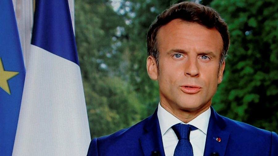 Macron chiede un compromesso per sbloccare lo stallo politico