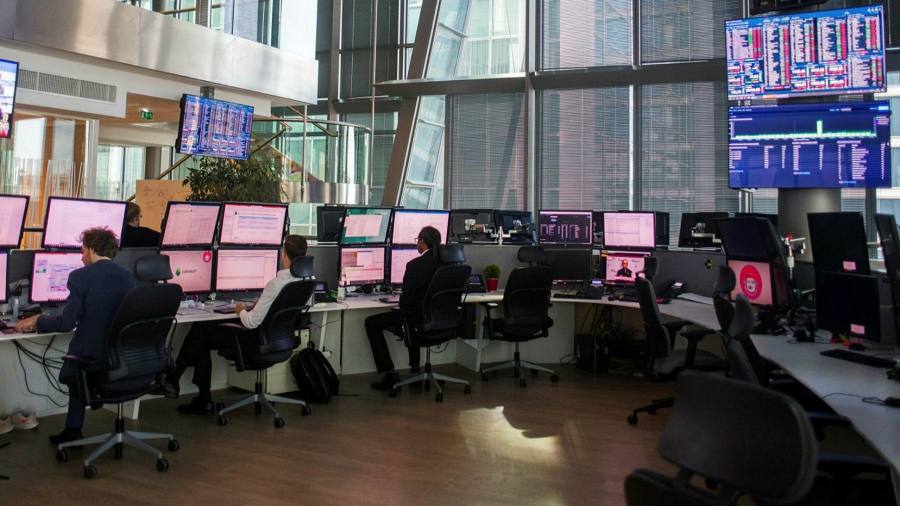 Azioni in corso per un guadagno settimanale mentre i trader valutano le prospettive di rialzo dei tassi