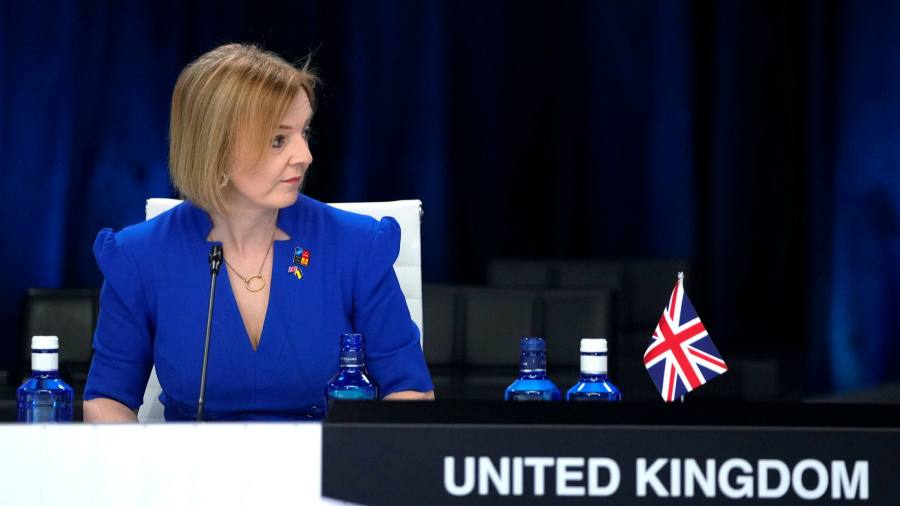 I parlamentari concludono che la retorica britannica sul riciclaggio di denaro russo non corrisponde all'azione
