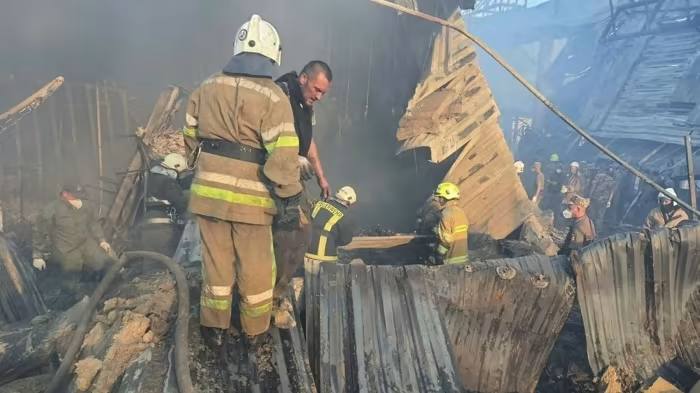 FirstFT: missile russo colpisce il centro commerciale ucraino mentre i leader del G7 discutono degli aiuti