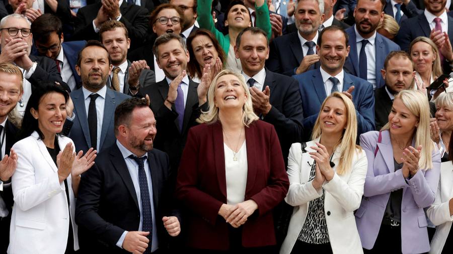 Un nuovo gruppo di legislatori promette di scuotere l'ordine politico francese