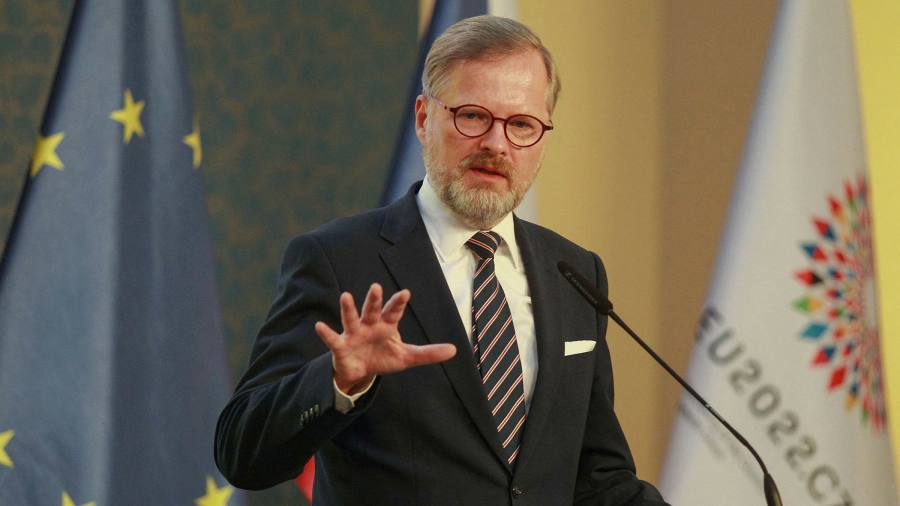 Praga prende il testimone dell'Ue da Parigi