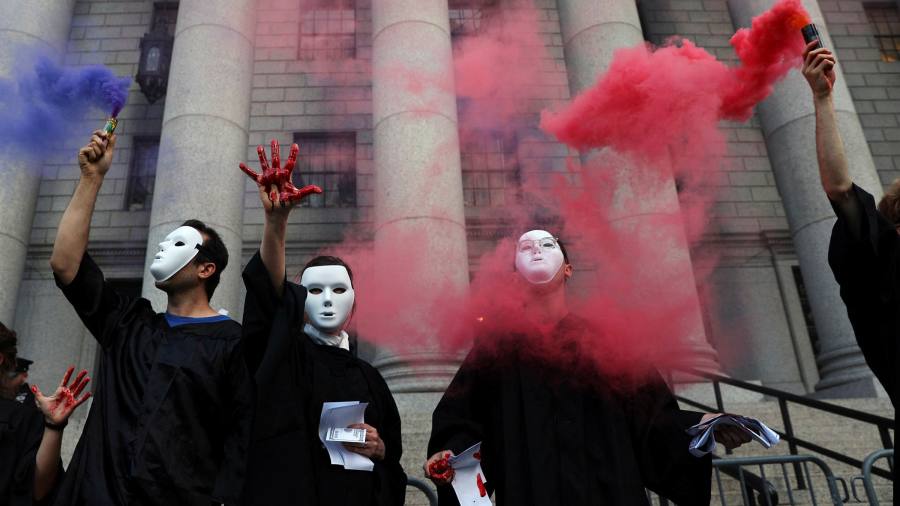 Le alte ambizioni climatiche di Joe Biden vengono riportate sulla terra