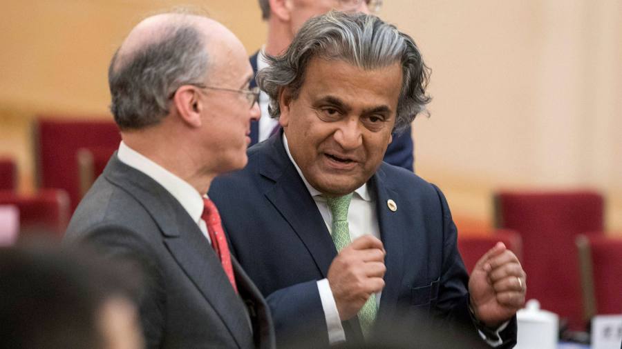 La raffineria di petrolio Varo mira a interrompere la vendita di prodotti a base di carbonio entro il 2040