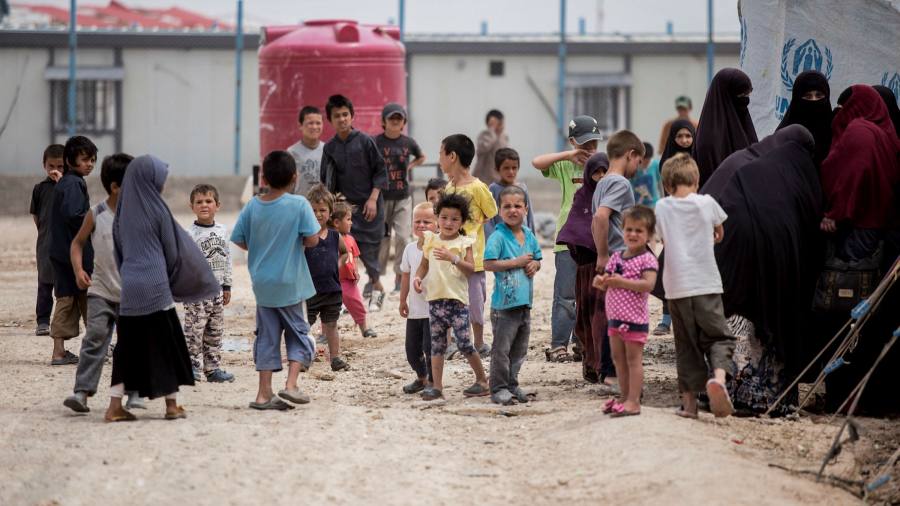 La Francia rimpatria bambini e madri dai campi siriani