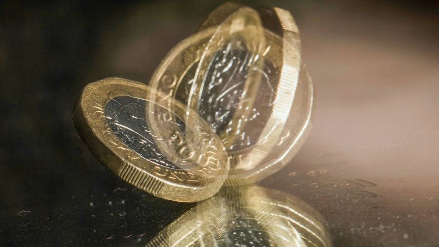 La sterlina sale mentre il primo ministro britannico Boris Johnson si dimette