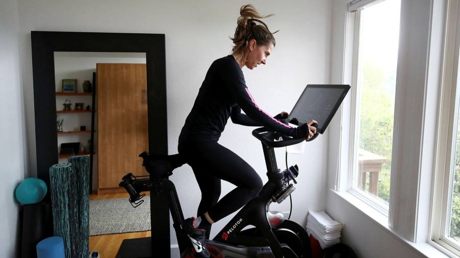 Peloton interromperà la produzione interna di cyclette nell'ultima inversione di marcia