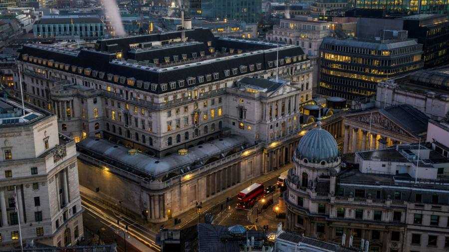 Le norme assicurative dovrebbero dare la priorità agli assicurati rispetto alla politica