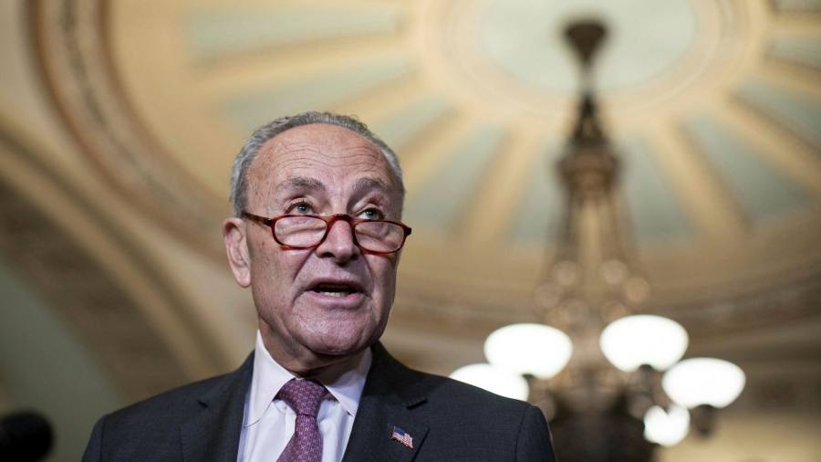 Chuck Schumer punta al voto di martedì sul disegno di legge ridotto dei produttori di chip