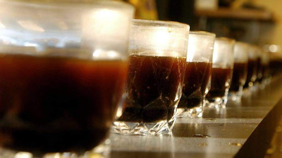 Caffè: le specie selvatiche sono a rischio ma i bar continuano ad aprire