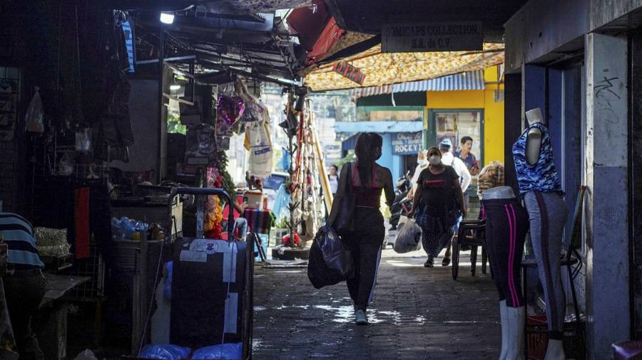 Mercati emergenti colpiti da una serie record di prelievi da parte di investitori stranieri