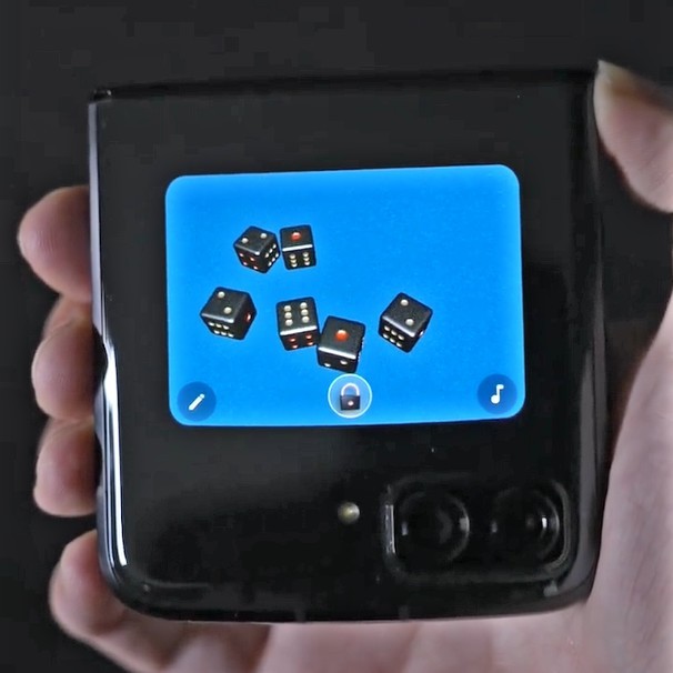 Motorola continues to tease the Razr 2022