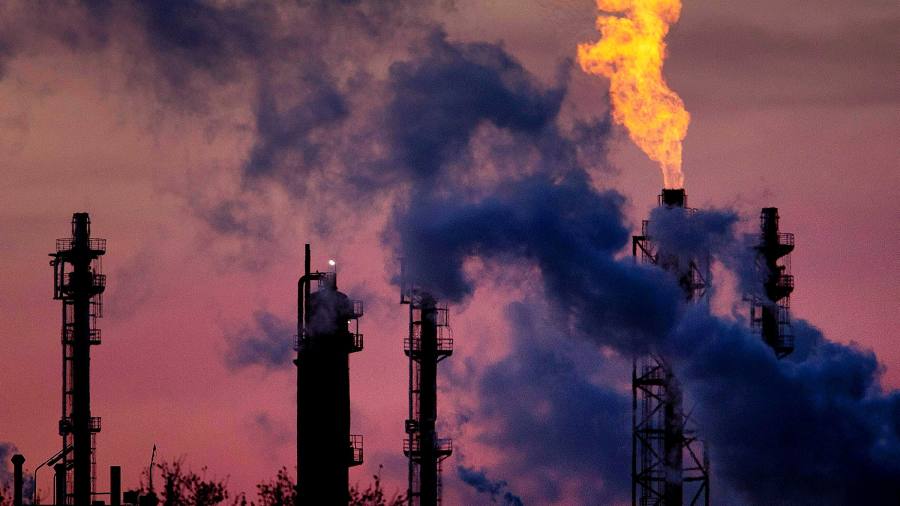 La carenza di gas rischia "conseguenze imprevedibili" per la Germania, avverte Commerzbank