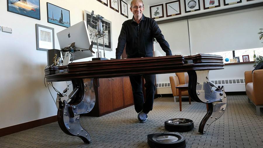 Amazon acquisisce iRobot, produttore di Roomba, per 1,7 miliardi di dollari