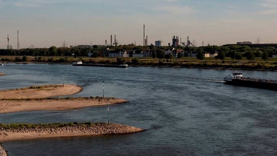Reno/siccità: il basso livello dell'acqua inaridirà l'economia tedesca
