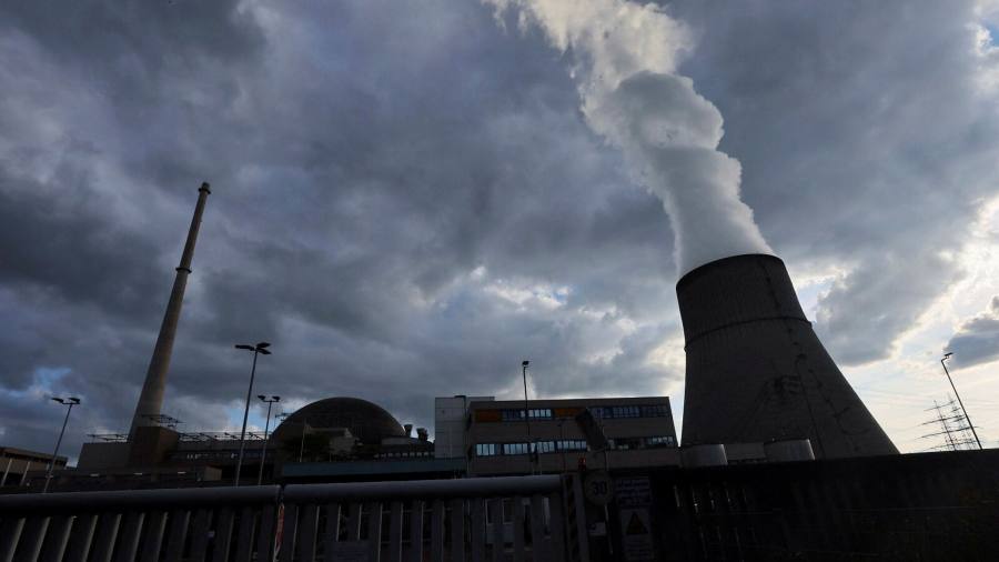 Gli operatori nucleari tedeschi continuano a chiudere nonostante il ripensamento