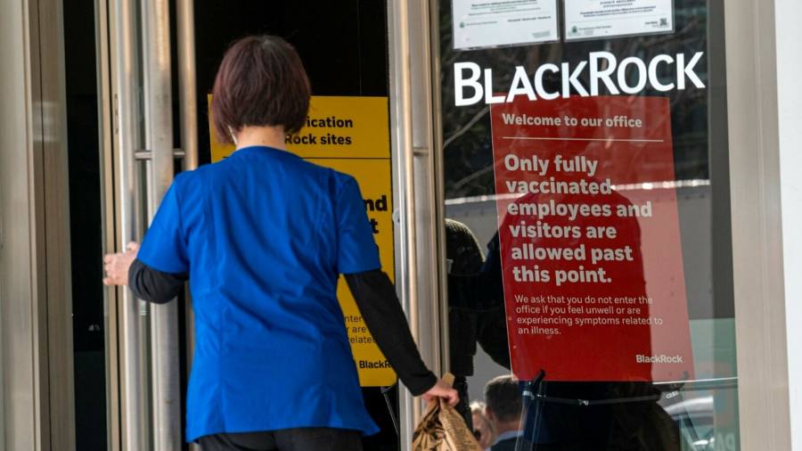 I gestori patrimoniali riducono la retribuzione a causa delle crescenti pressioni sui costi