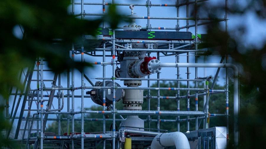 I mercati del gas salgono su entrambe le sponde dell'Atlantico mentre i commercianti cercano rifornimenti