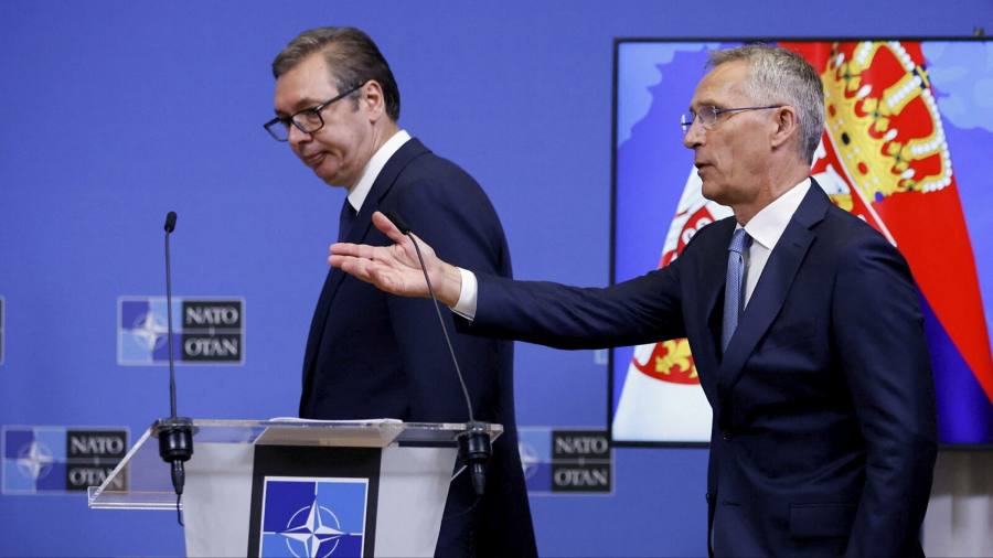 La Nato cerca di allentare le tensioni nei Balcani mentre Kosovo e Serbia avvertono di colloqui difficili