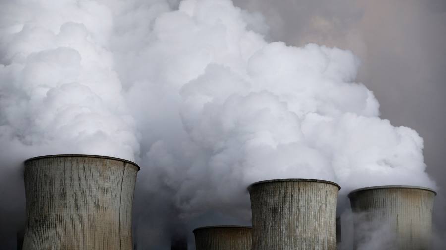 Il prezzo del carbonio nell'UE raggiunge il record poiché la carenza di gas costringe a tornare al carbone