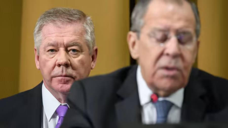 FirstFT: Il massimo diplomatico russo respinge le speranze di una rapida fine della guerra in Ucraina