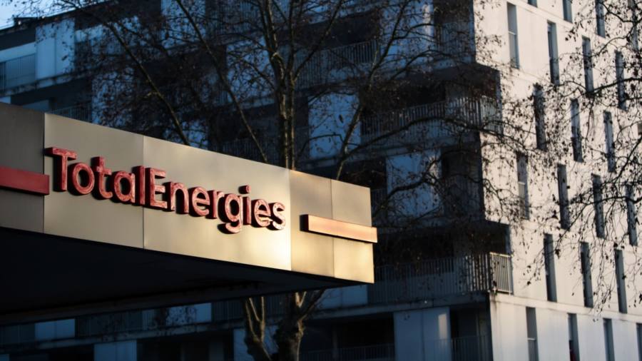 Total vende una partecipazione nel giacimento di gas russo a seguito di richieste di carburante per aerei militari