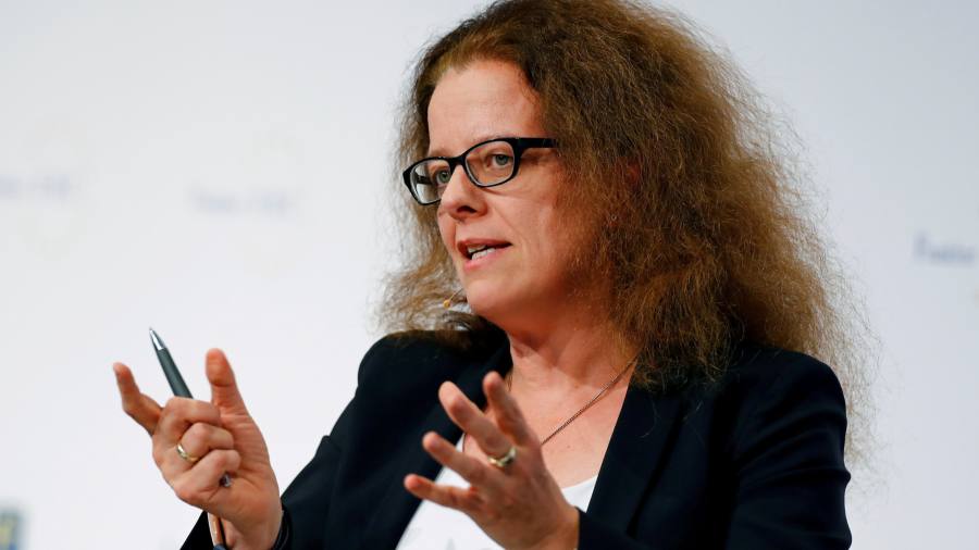 I funzionari della BCE avvertono del "sacrificio" necessario per domare l'aumento dell'inflazione