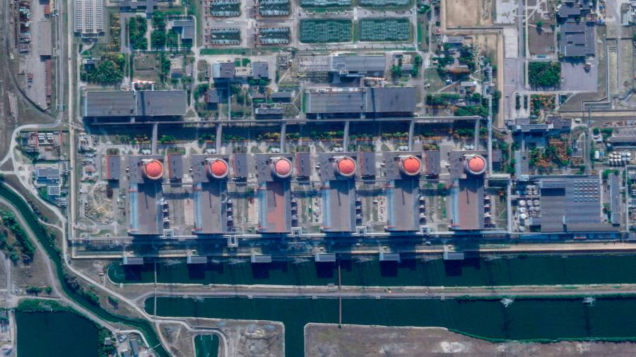 Squadra dell'organismo di vigilanza nucleare delle Nazioni Unite per ispezionare la centrale elettrica ucraina