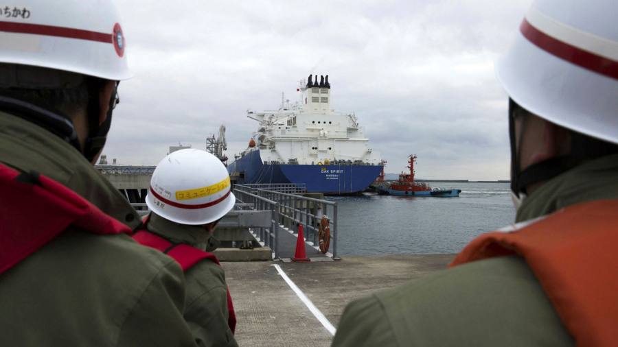 L'Europa e l'Asia intensificano la battaglia per garantire l'approvvigionamento di gas