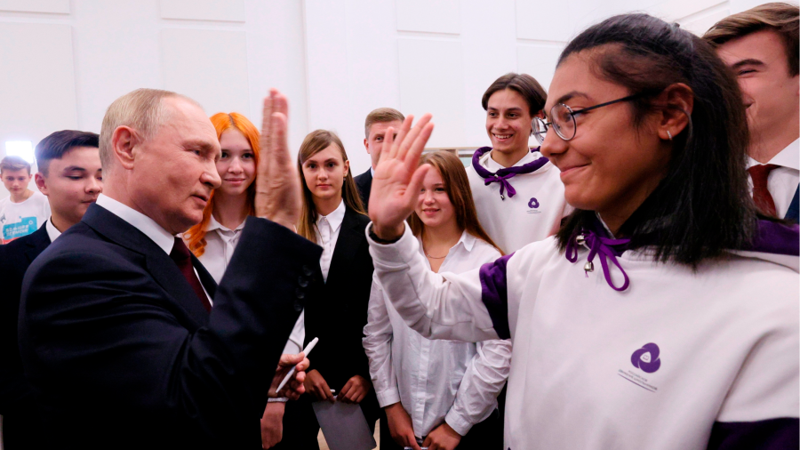 Vladimir Putin definisce l'Ucraina un'"enclave" e ribadisce la minaccia alle forniture di gas