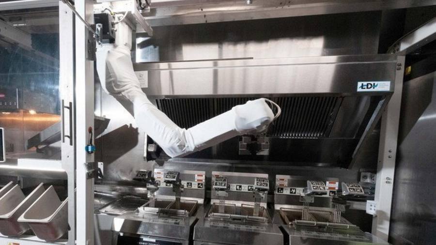 Fast food: i salari alti aiutano i robot chef