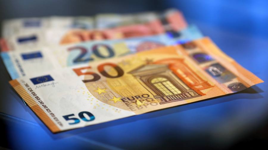 L'euro tocca il minimo da 20 anni e i prezzi del gas salgono a causa della chiusura dell'oleodotto russo