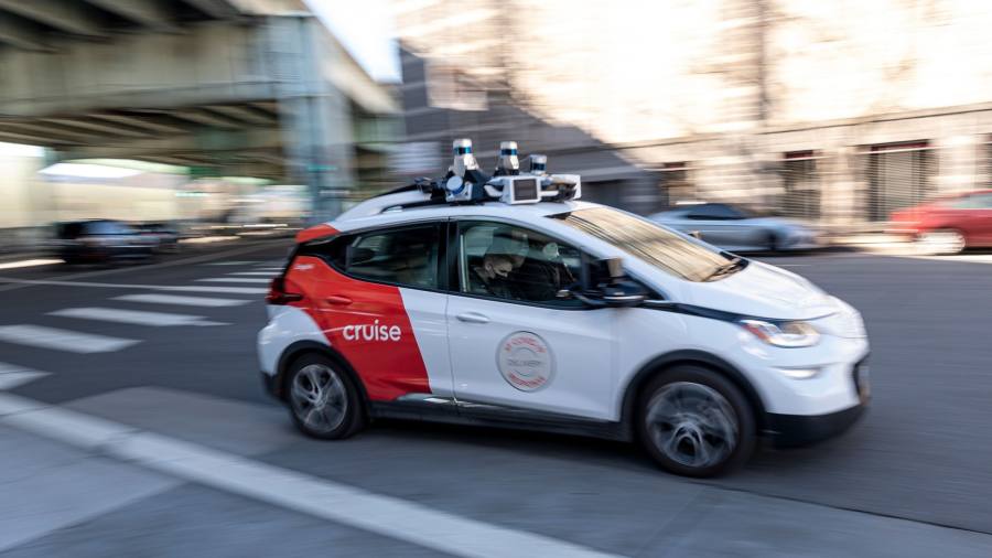 The Lex Newsletter: un robotaxi è un autista sicuro ma prudente