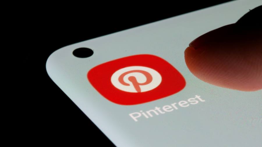Pinterest si è appoggiato a una moderazione "più leggera" di post potenzialmente dannosi, secondo le inchieste