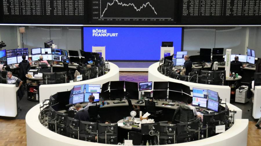 Titoli di Stato sotto pressione per i timori di rialzo dei tassi