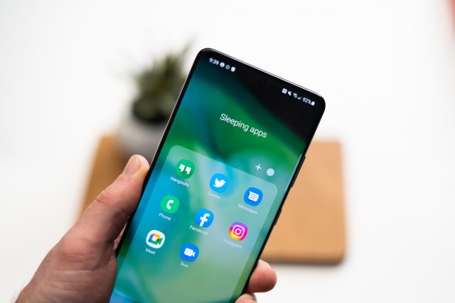 How to stop your Samsung Galaxy S22 Ultra from “sleeping” important apps