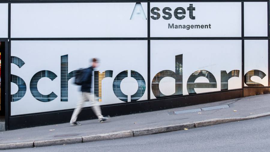 I fondi immobiliari del Regno Unito limitano i prelievi poiché i fondi pensione spostano le attività