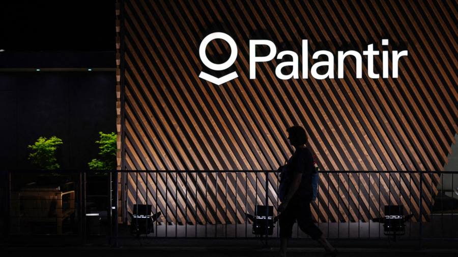 Palantir scarta la proposta di tagli alle pensioni del Regno Unito dopo la rivolta dei dipendenti
