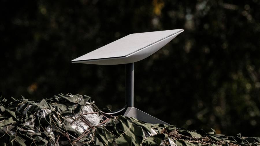 I terminali Starlink di SpaceX sono tornati online in Ucraina dopo le interruzioni