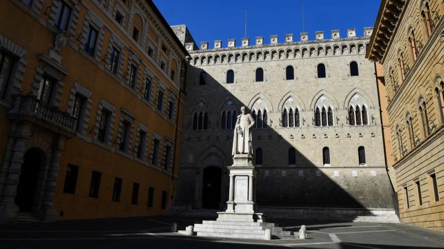 Monte dei Paschi di Siena fissato per 2,5 miliardi di euro di emissione di diritti