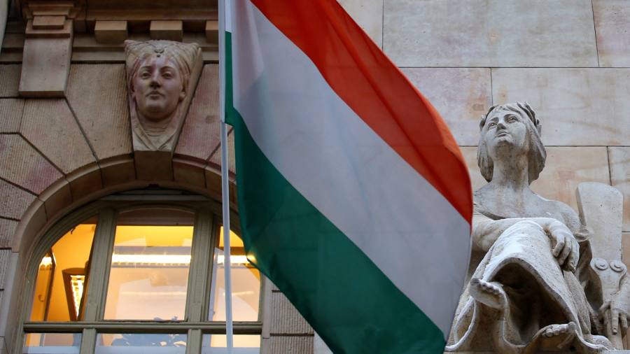 I tassi di interesse overnight dell'Ungheria saltano in attacco contro i venditori allo scoperto di fiorini