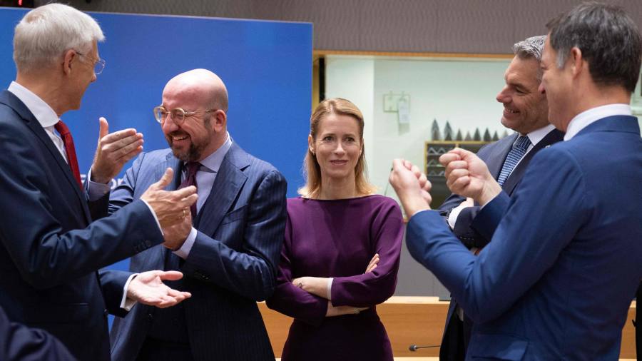 I prezzi del gas dell'UE scendono dopo che i leader hanno concordato un piano per affrontare la crisi energetica