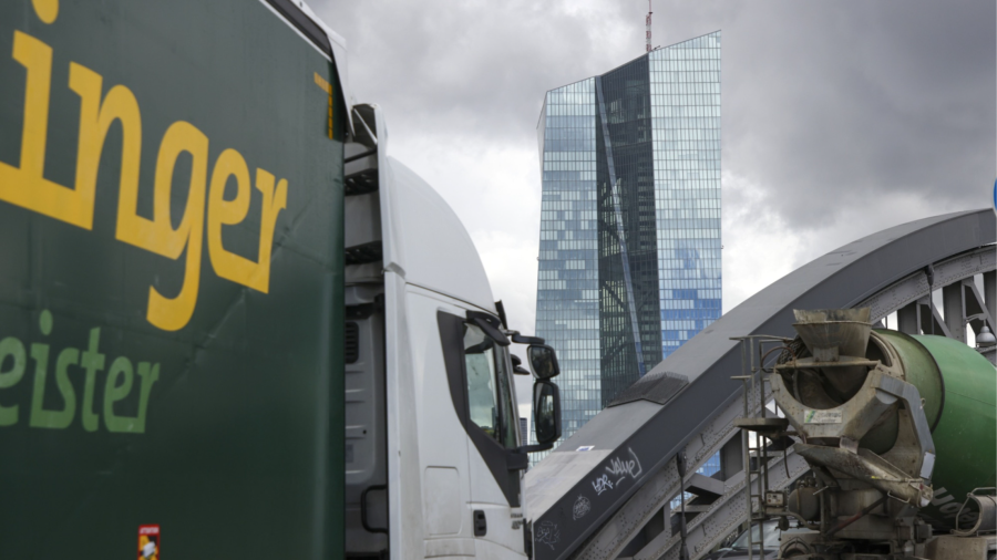 Le azioni europee e i futures statunitensi scivolano davanti a una nuova raffica di utili