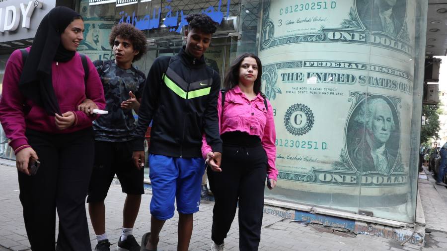 La forte previsione del dollaro cancellerà $ 10 miliardi di guadagni delle società statunitensi nel terzo trimestre