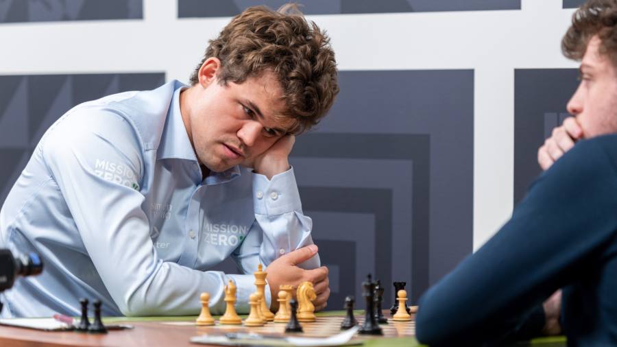 L'accusa di frode manda in subbuglio il mondo degli scacchi