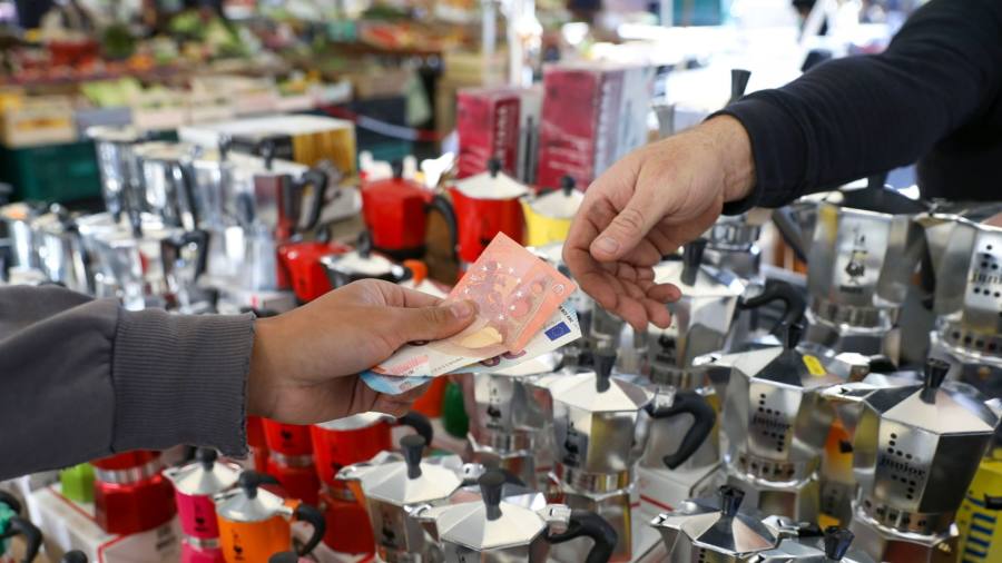 Meloni respinge il passaggio dell'Italia all'era dei pagamenti digitali